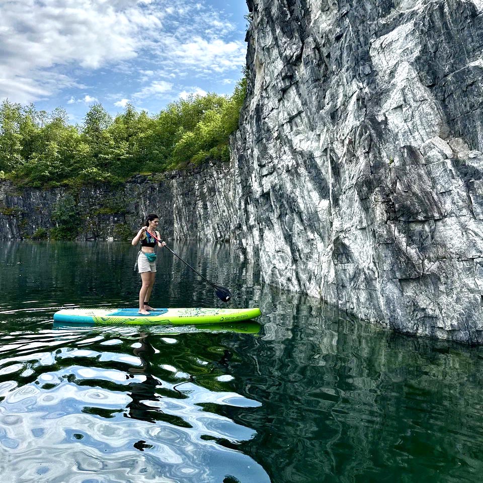 Дикий мраморный карьер в Карелии — бирюзовая вода и мраморные стены